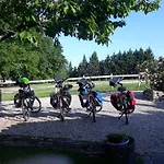 Πανσιόν Les Gravets 3*