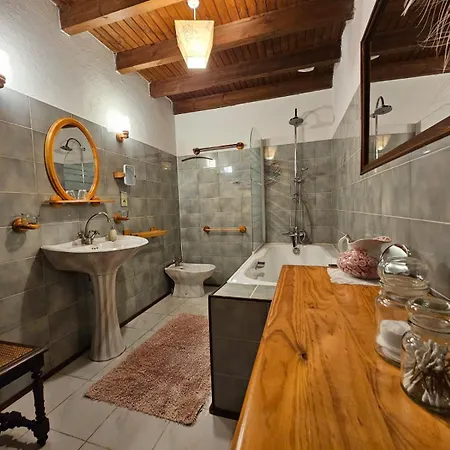 Les Gravets Πανσιόν 3*